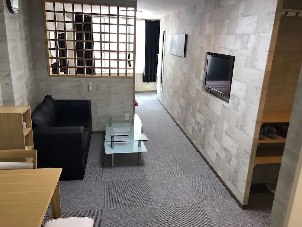 Double Suite (full double bed)