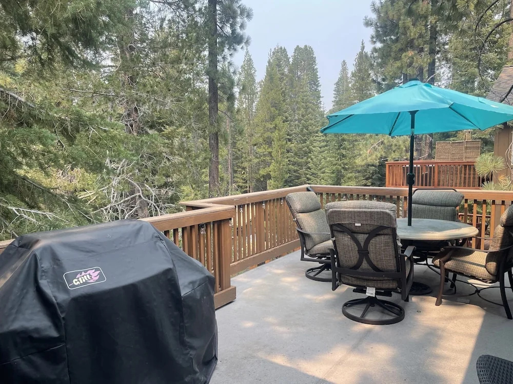 Angora Mountain Lodge - Pool Table, Ping Pong, Shuffle Board