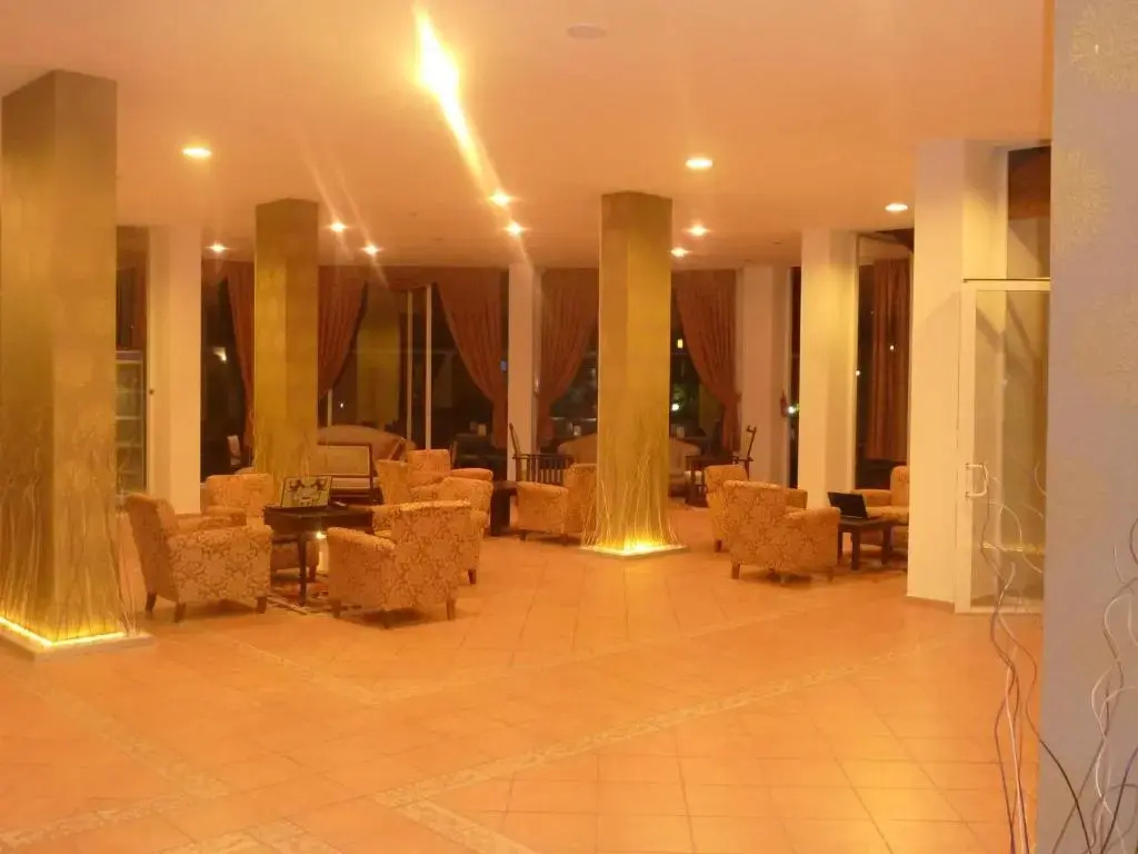 Lobby & Reception