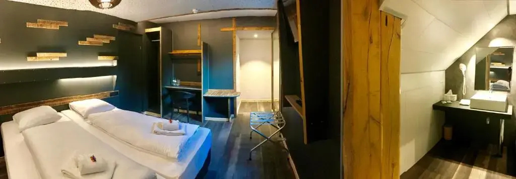 RAVEL Hotel Cyrano - Chambres