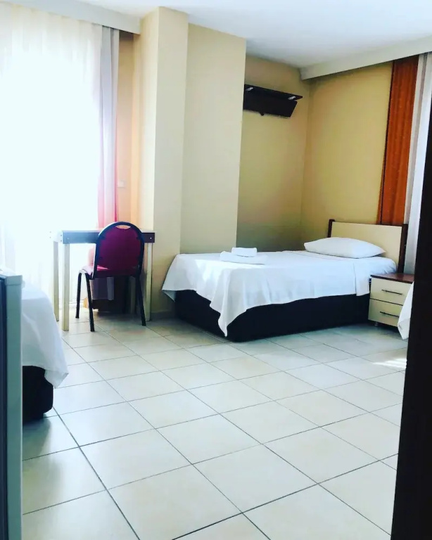 Economy Triple room