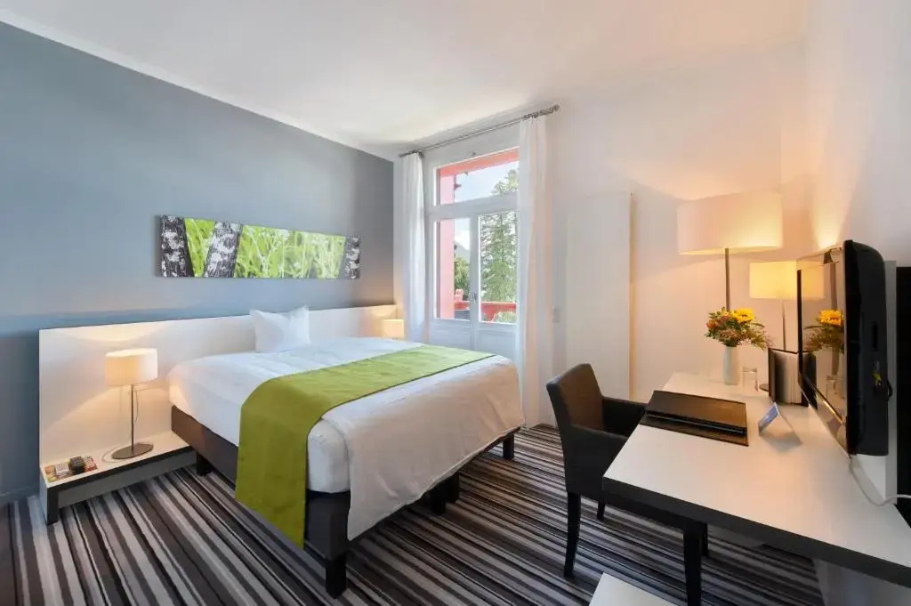 Standard Double room with sea view (full double bed)