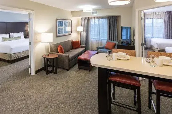 Staybridge Suites Omaha West by IHG - Chambres