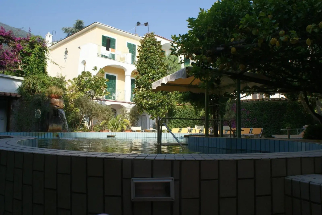 Hotel photo 12