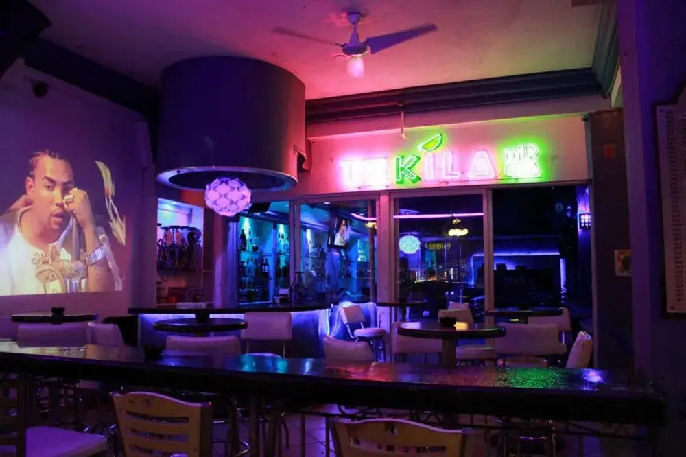 Food & Beverage