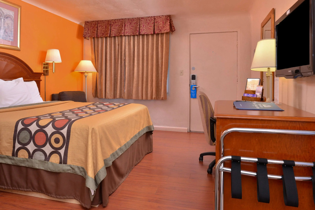 Standard Double room (full double bed)