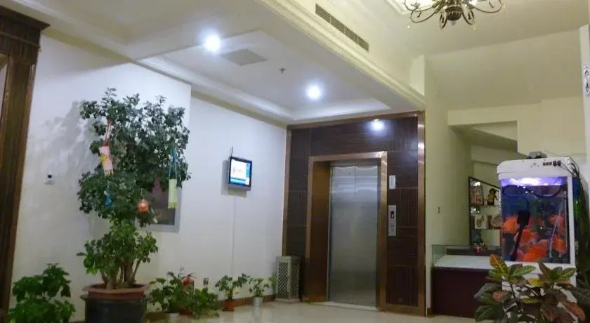 Lobby & Reception