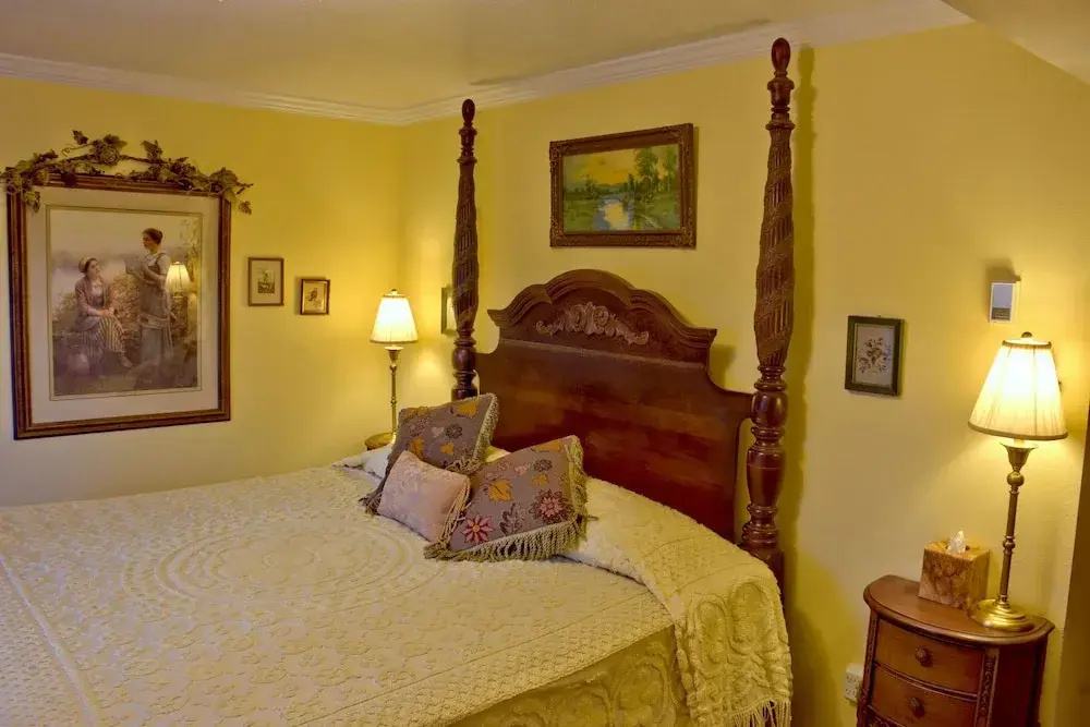 Double Cottage (full double bed)