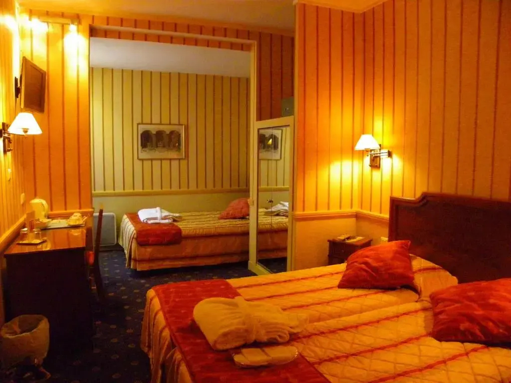 Triple room