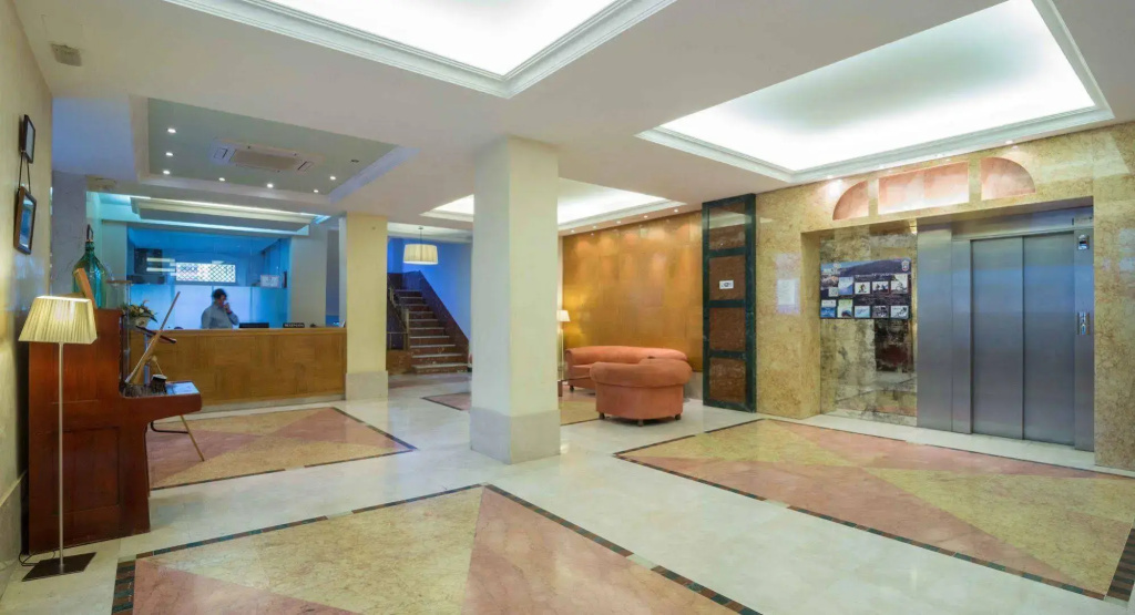 Hotel photo 2