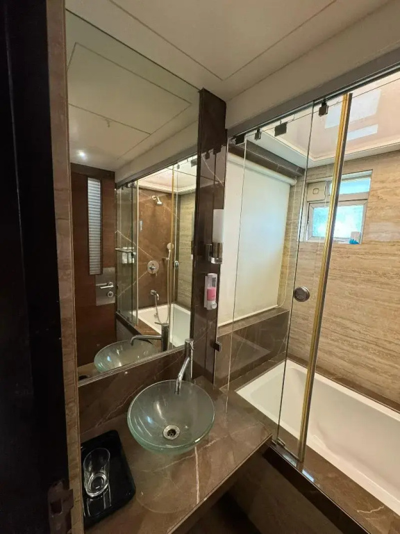 Executive Double room (full double bed)