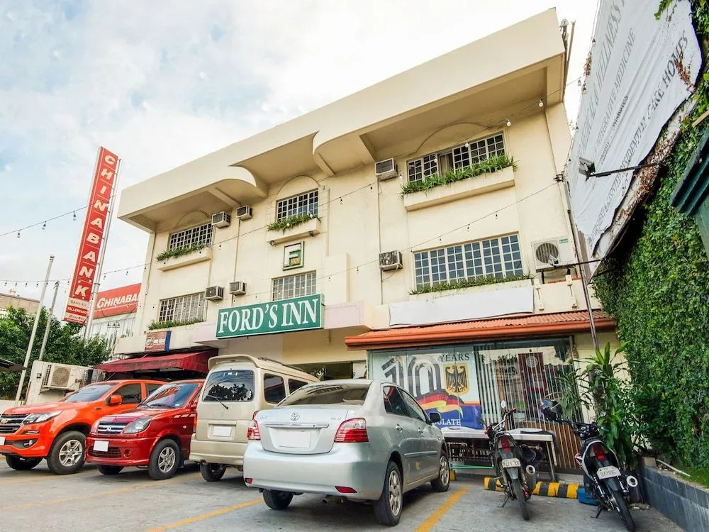 OYO 465 Ford's Inn