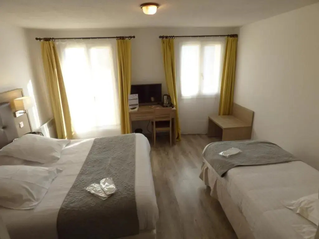 Superior Triple room