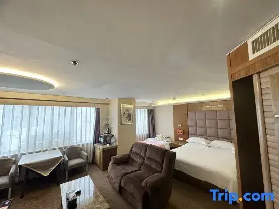 Luxury Suite