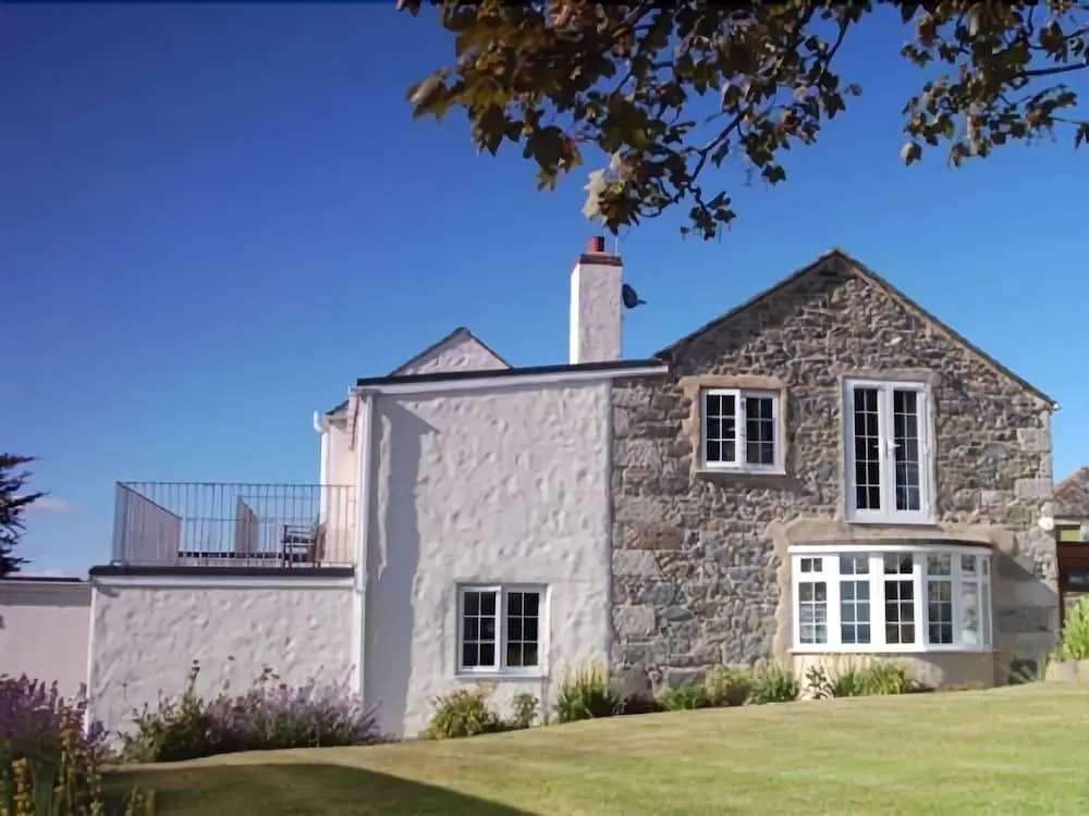 Tregaddra Farmhouse B&B