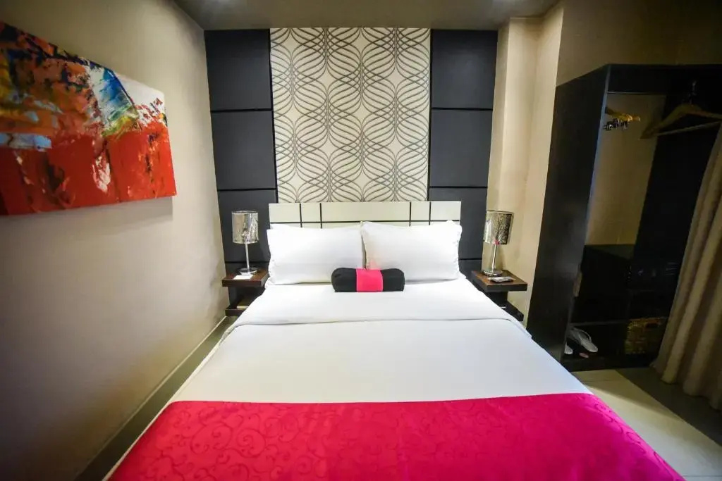 Eloisa Royal Suites - Chambres