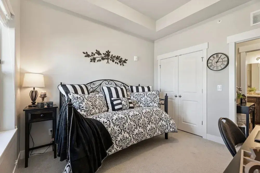 Serene Retreat With Hot Tub, Sauna, Pool & Gym — фото 4