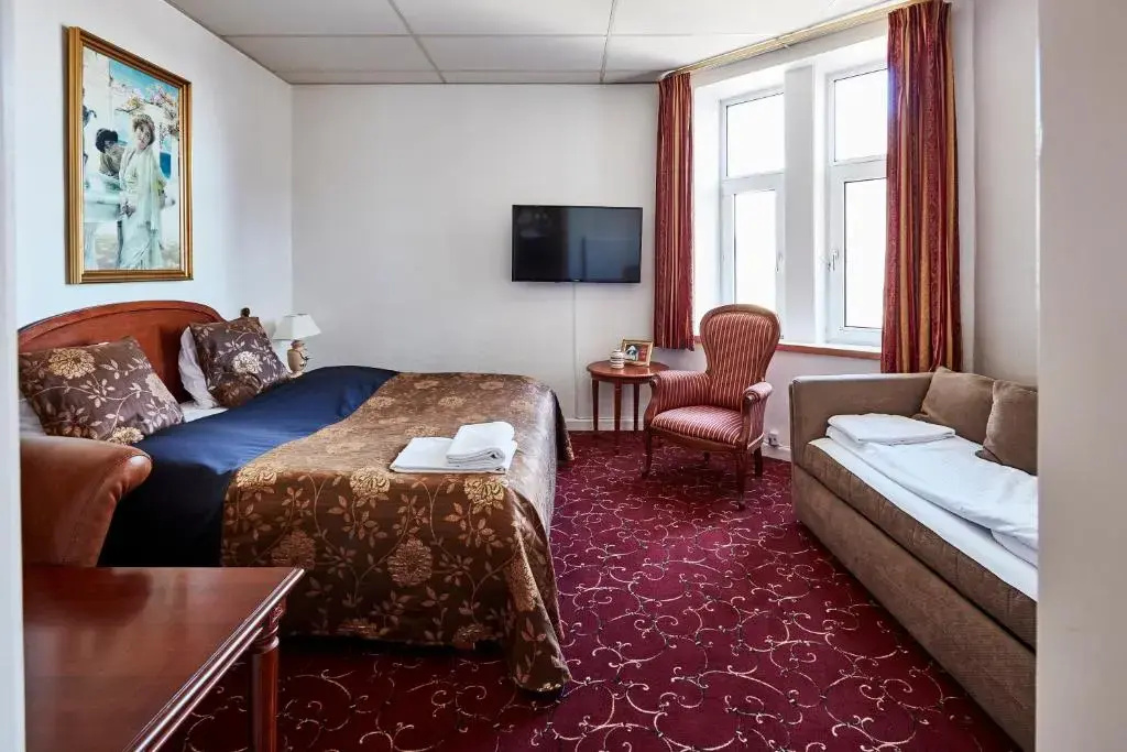 Standard Double room (full double bed)