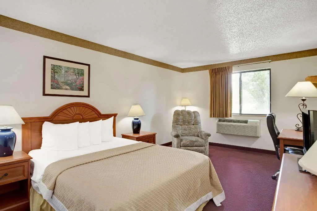 Double room (full double bed)
