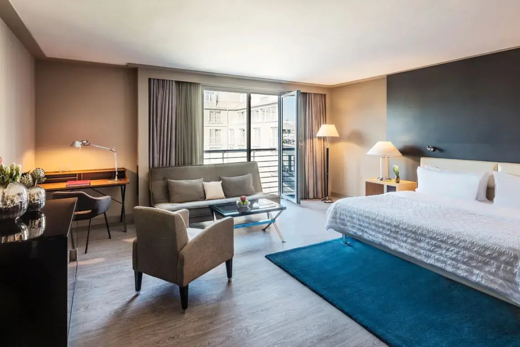 Double Junior Suite with garden view (full double bed)
