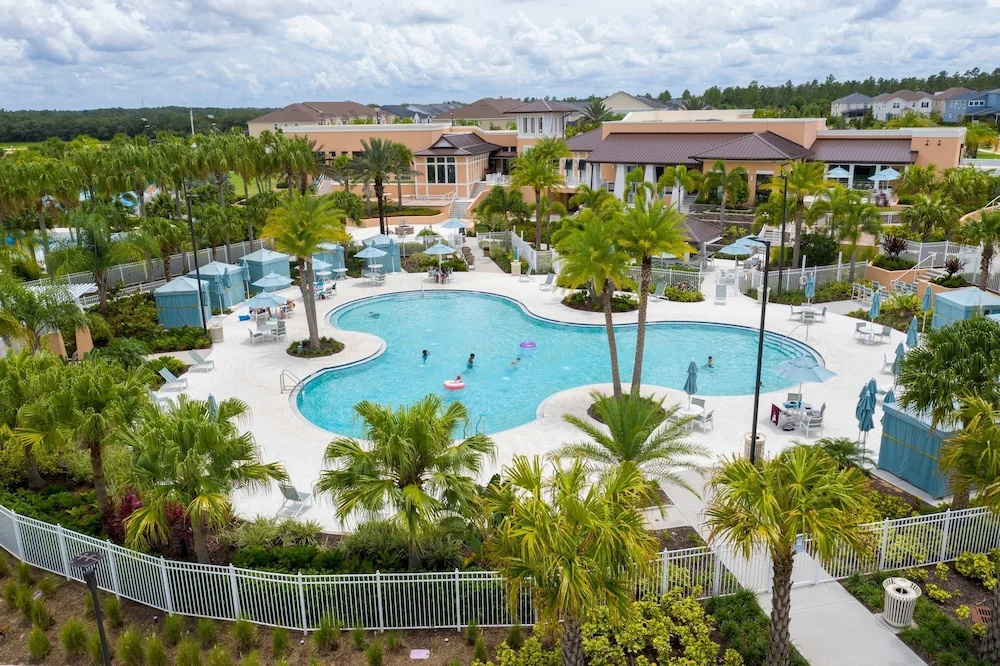 9140 Fun for the Family in Orlando Pool and Games