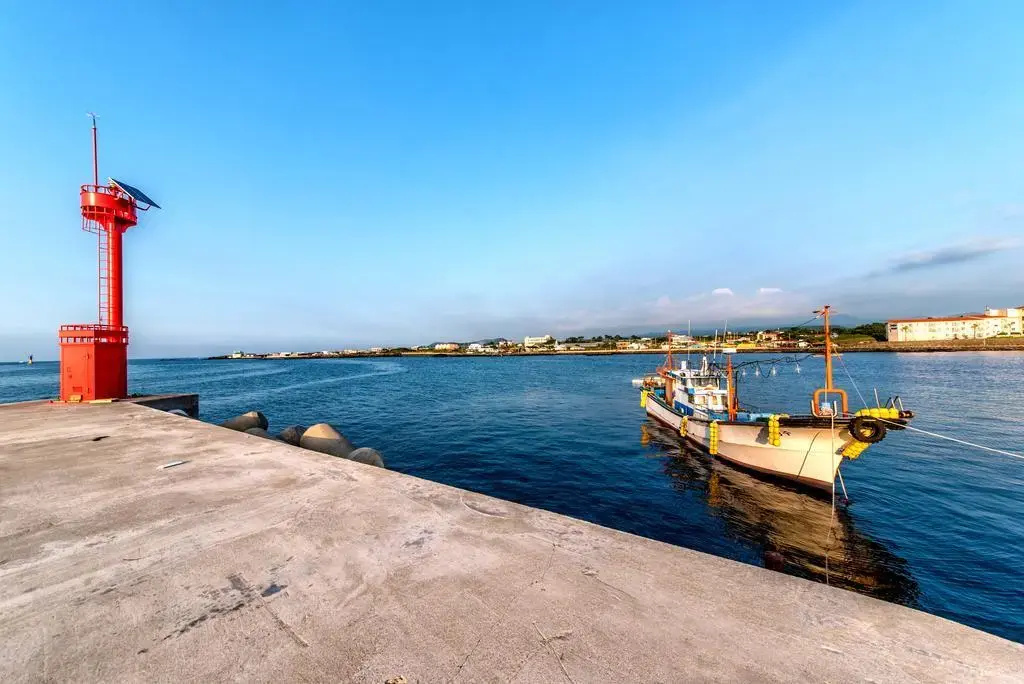 Beach & Waterfront