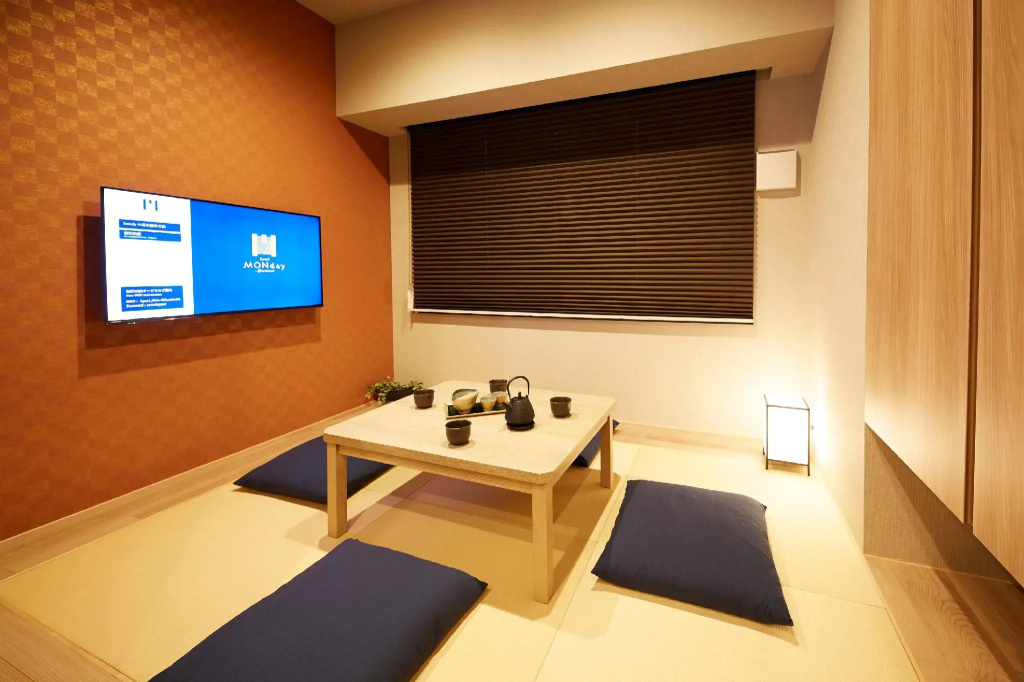 Grand room