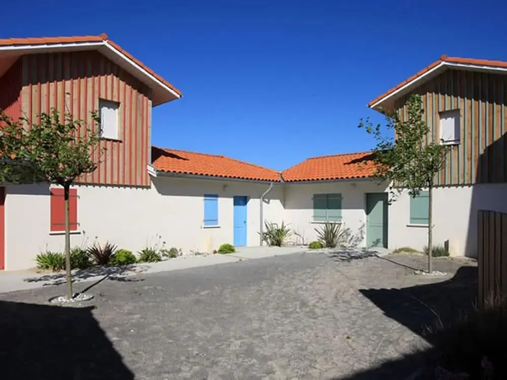 Well-kept Home With a Terrace Near the Beach