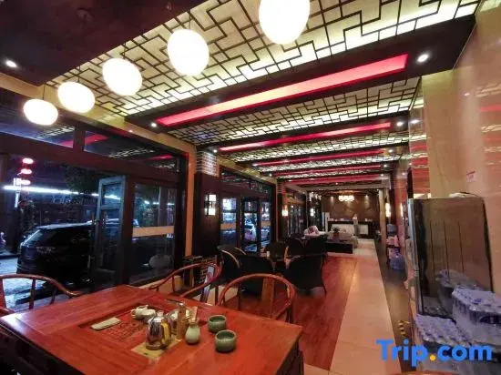 Food & Beverage