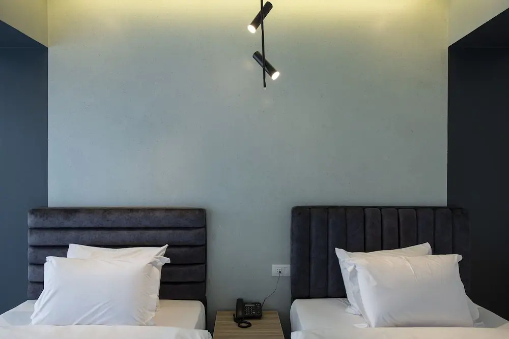 Deluxe Double Suite (twin beds)