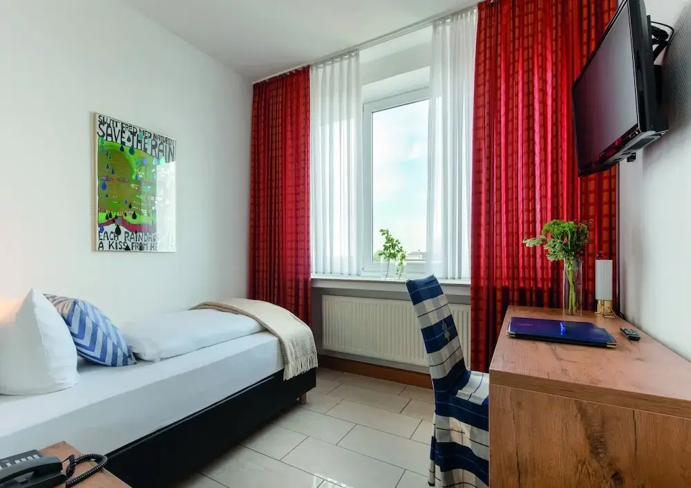 Standard Single room with city view