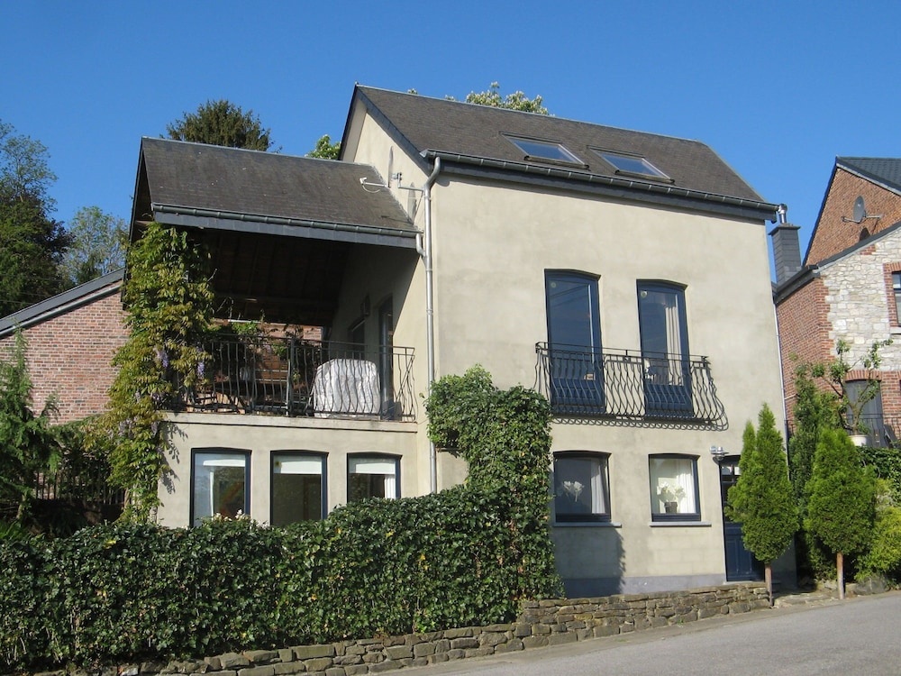 A Beautifully Furnished, Traditional Holiday Home