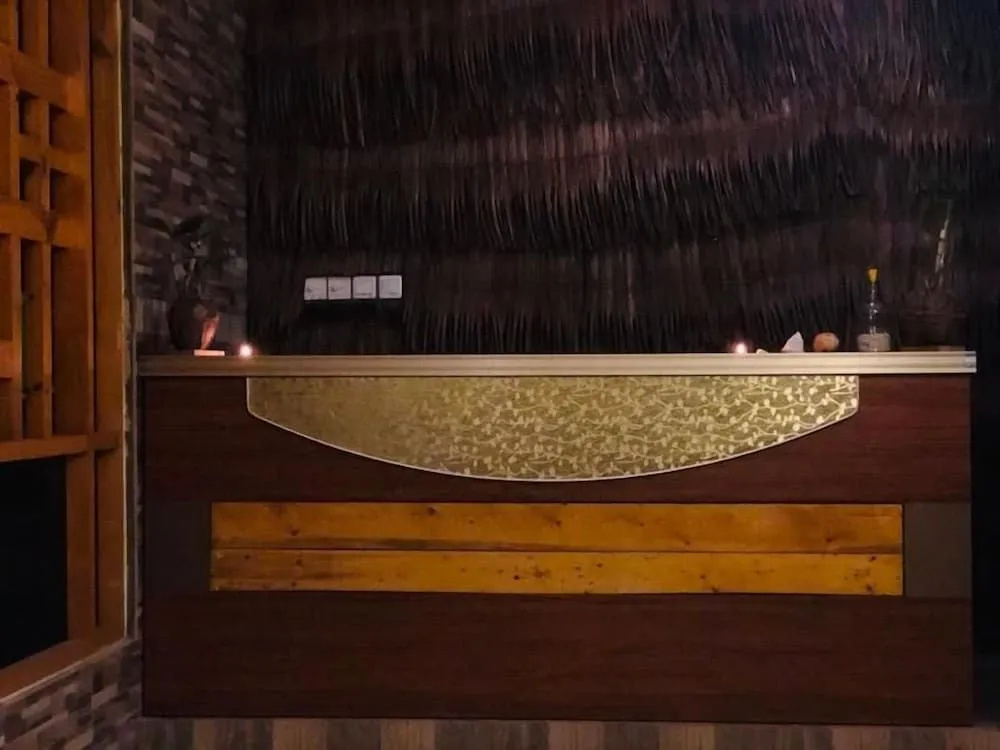 Lobby & Reception