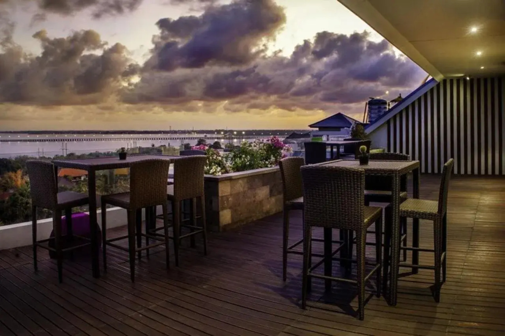 Beach & Waterfront