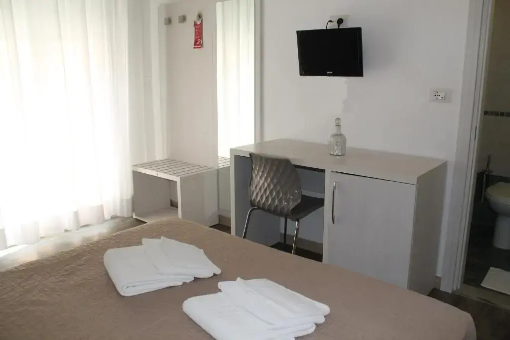 Economy Double room (full double bed)