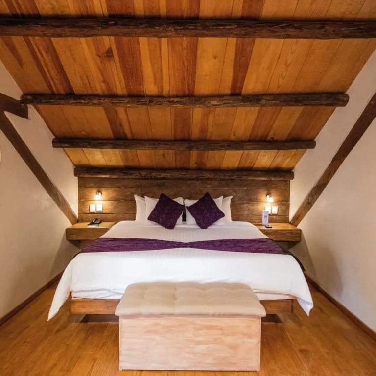 Deluxe Double Suite with balcony (full double bed)