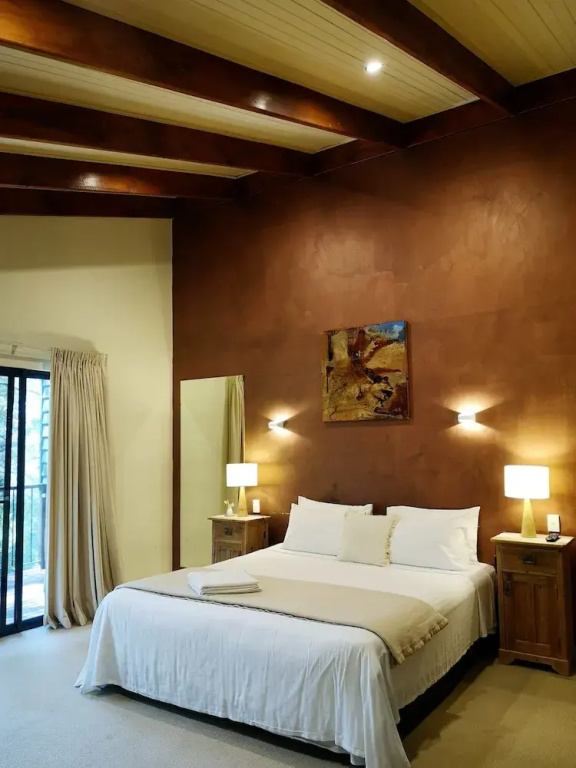 Comfort room with balcony