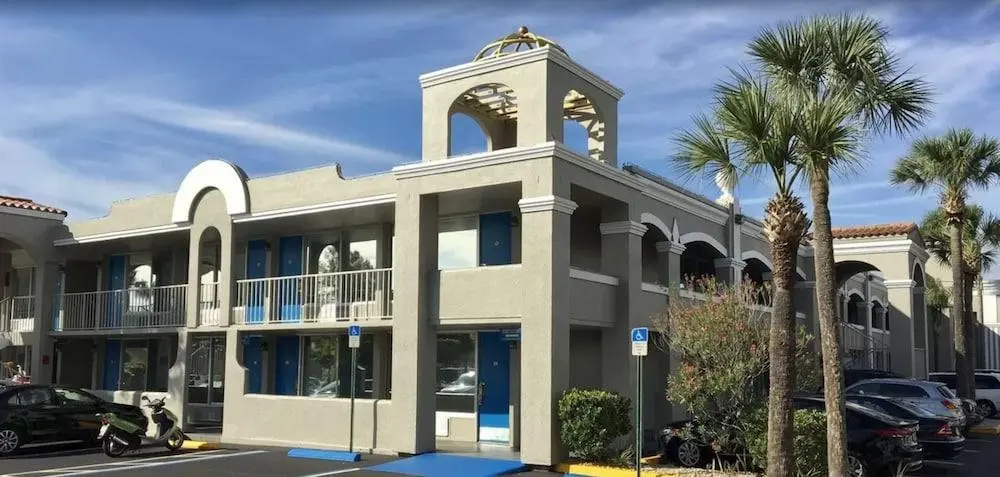 BHostels International Drive North