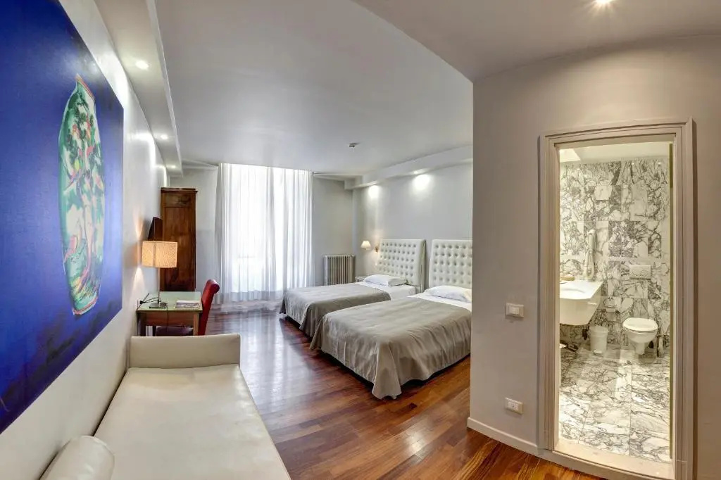 Double room (full double bed)