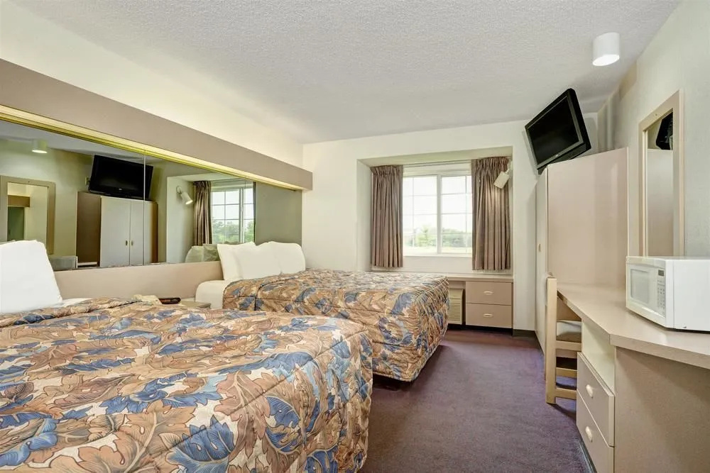 Days Inn Faribault — 3