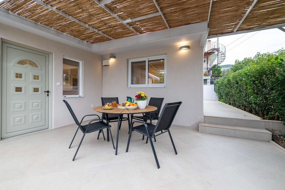 Charming Seaside Stay in Verga - Relax in Style