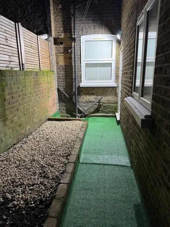 Cozy 2br-5guests-near Attractions-garden