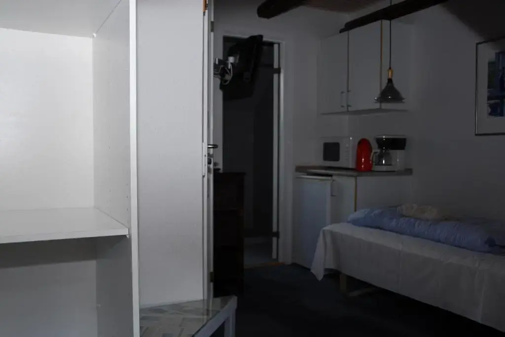 Economy room