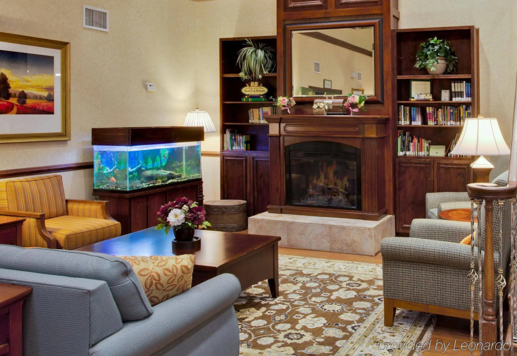 Lobby & Reception
