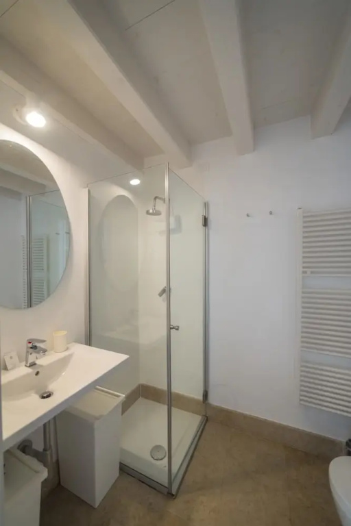 Basic Double room (full double bed)