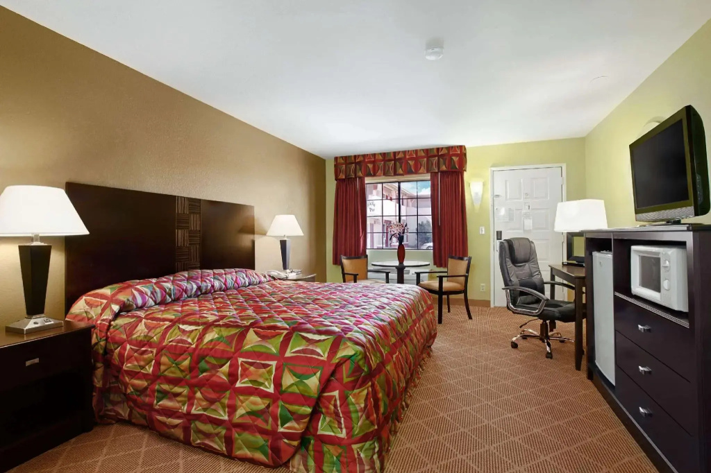 Standard Double room (full double bed)