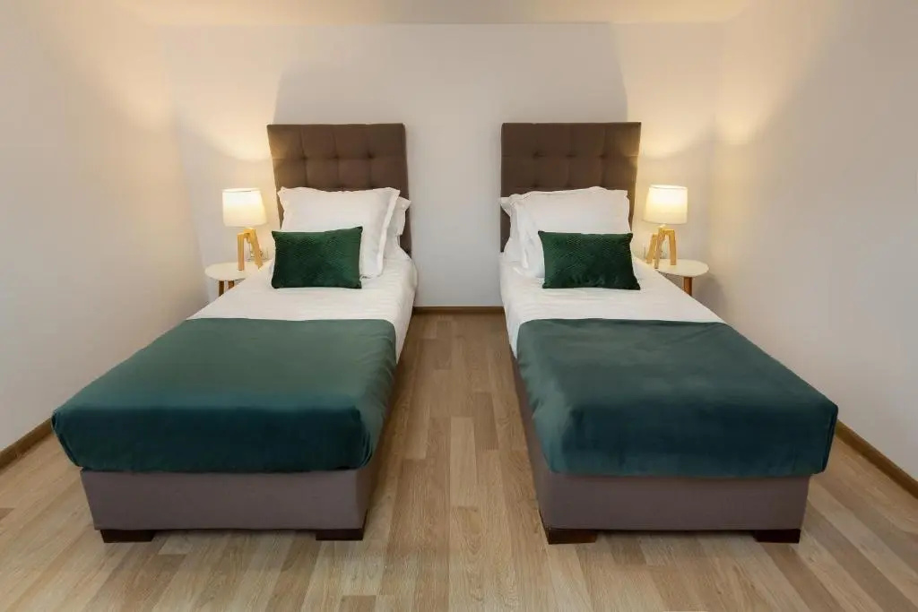 3 Bedrooms Triple Apartment
