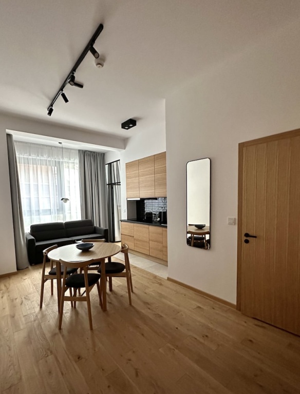 1 Bedroom Apartment with balcony (2 full double beds)