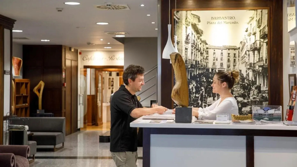 Grand Hotel Ciudad De Barbastro - Général