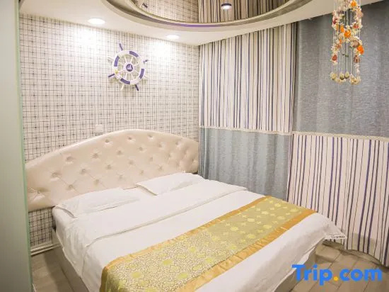 Standard Double room with city view (full double bed)